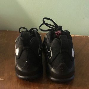 Brand new never been worn mens nike shoes